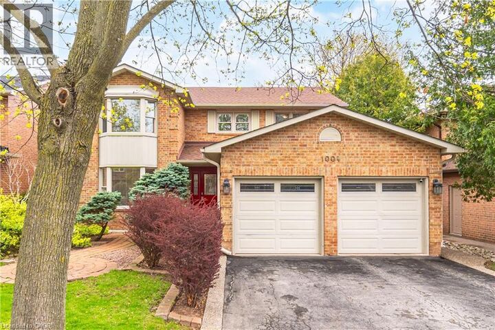 Property Photo: 1004 Roxborough Drive ON L6M 1E3