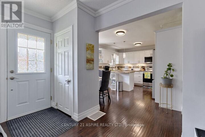 Property Photo:  227 Clemow Avenue  ON K8A 2C7 