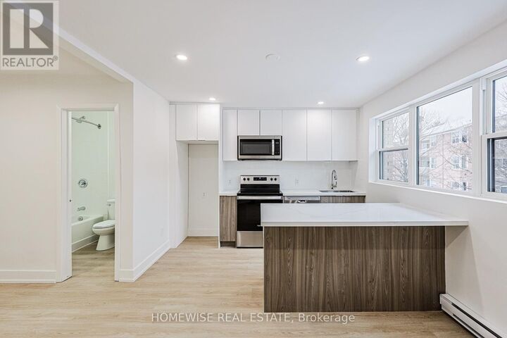 Property Photo:  100 Liberty Street North 10B  ON L1C 2M1 