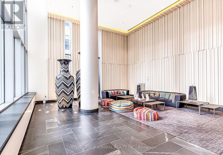 Property Photo:  42 Charles Street East 2204  ON M4Y 1T4 