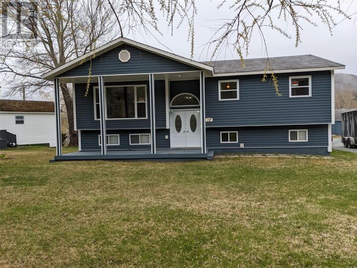 12 Forest Road — photo 1