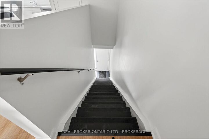 Property Photo: 600 Second Street East Unit #10B ON K6H 4H3