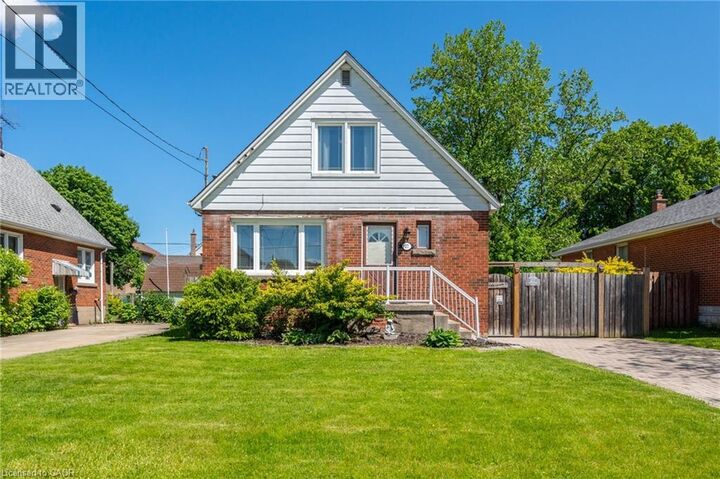 Property Photo: 27 Delevan Crescent ON L9A 4A8