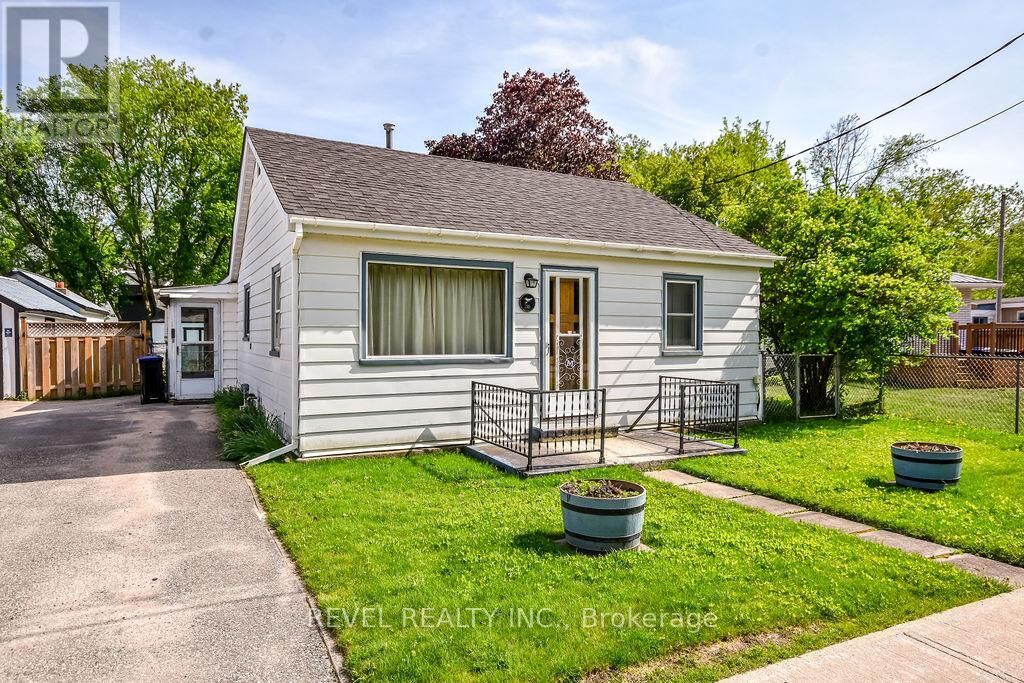Property Photo: 110 Queen Street ON L0M 1B0