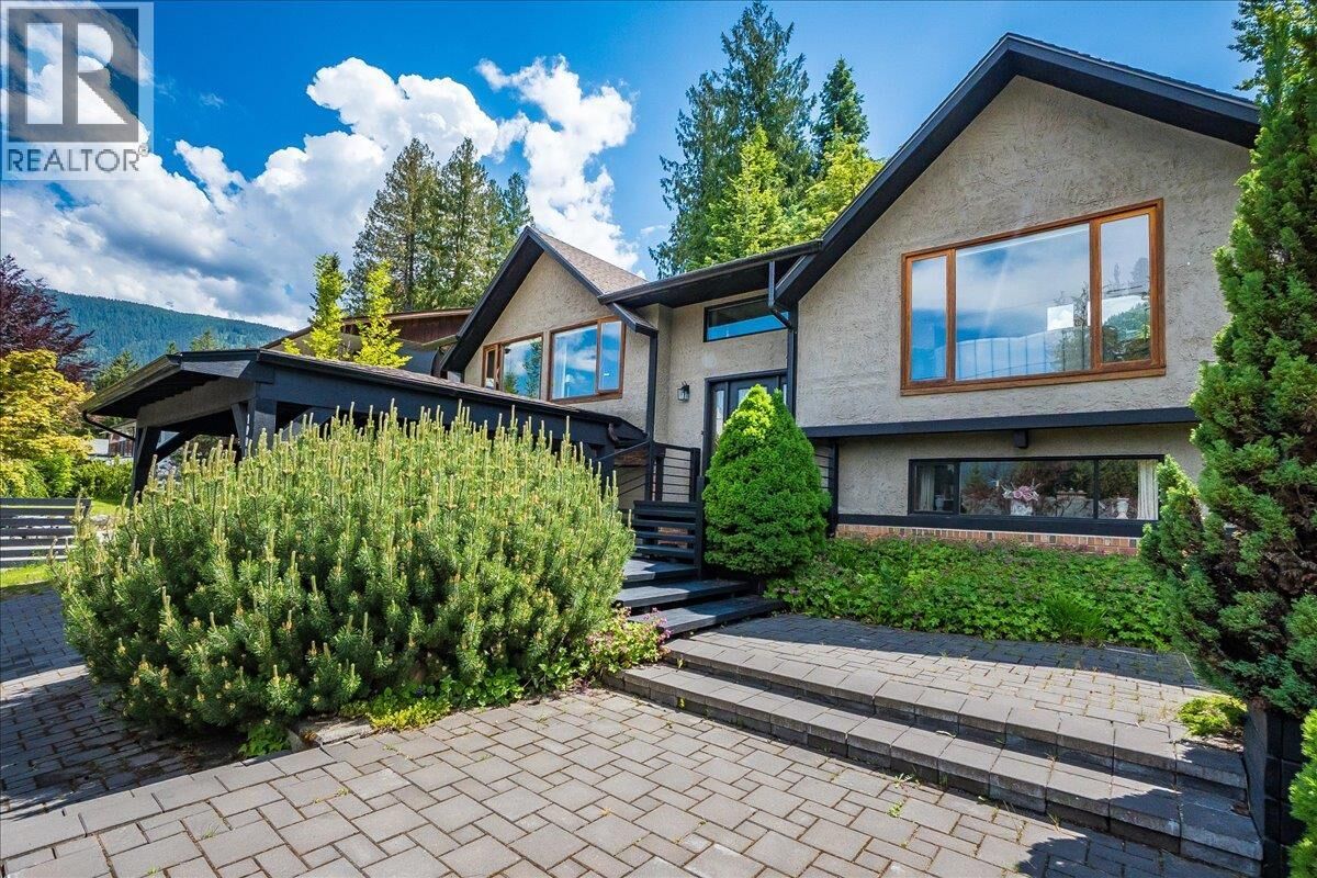 Property Photo: 1001 Gilker Street BC V1L 5V3