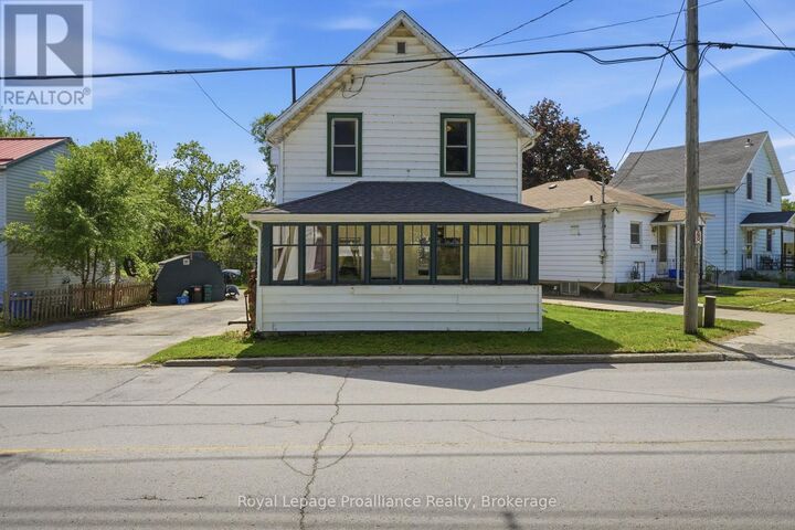Property Photo:  142 West Street  ON K8V 2M5 