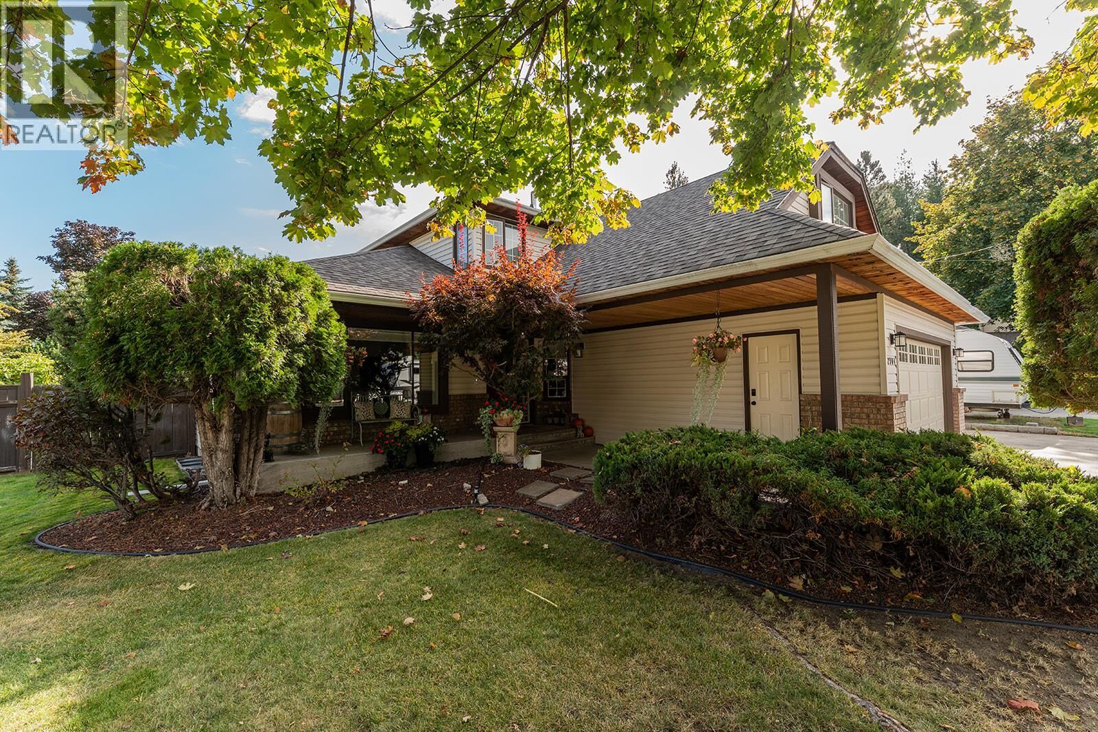 Property Photo: 2904 Fieldstone Court BC V4T 1S9