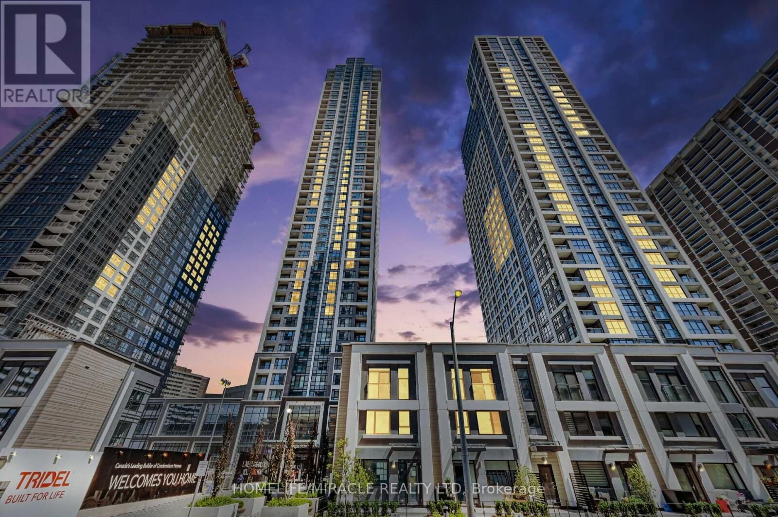 Property Photo:  7 Mabelle Avenue 1006  ON M5T 0C9 