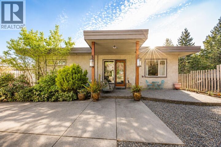 Property Photo: 6260 Sunrise Boulevard BC V7Z 0R5