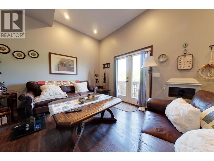 Property Photo:  1840 Kelowna Crescent 3  BC V1C 6L6 