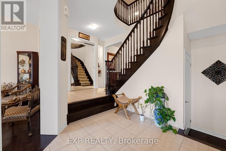 Property Photo:  323 Cheryl Mews Boulevard  ON L3X 3J6 