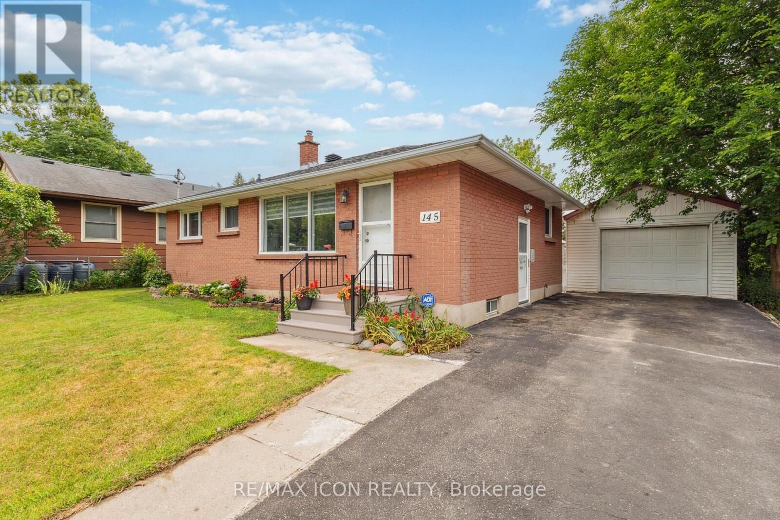 Property Photo:  145 Gladstone Avenue  ON N5Z 3R7 