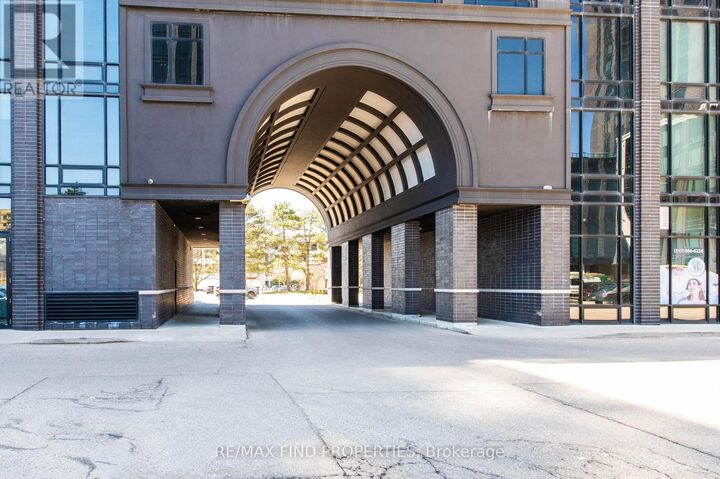 Property Photo:  330 Phillip Street 2709  ON N2L 3W9 