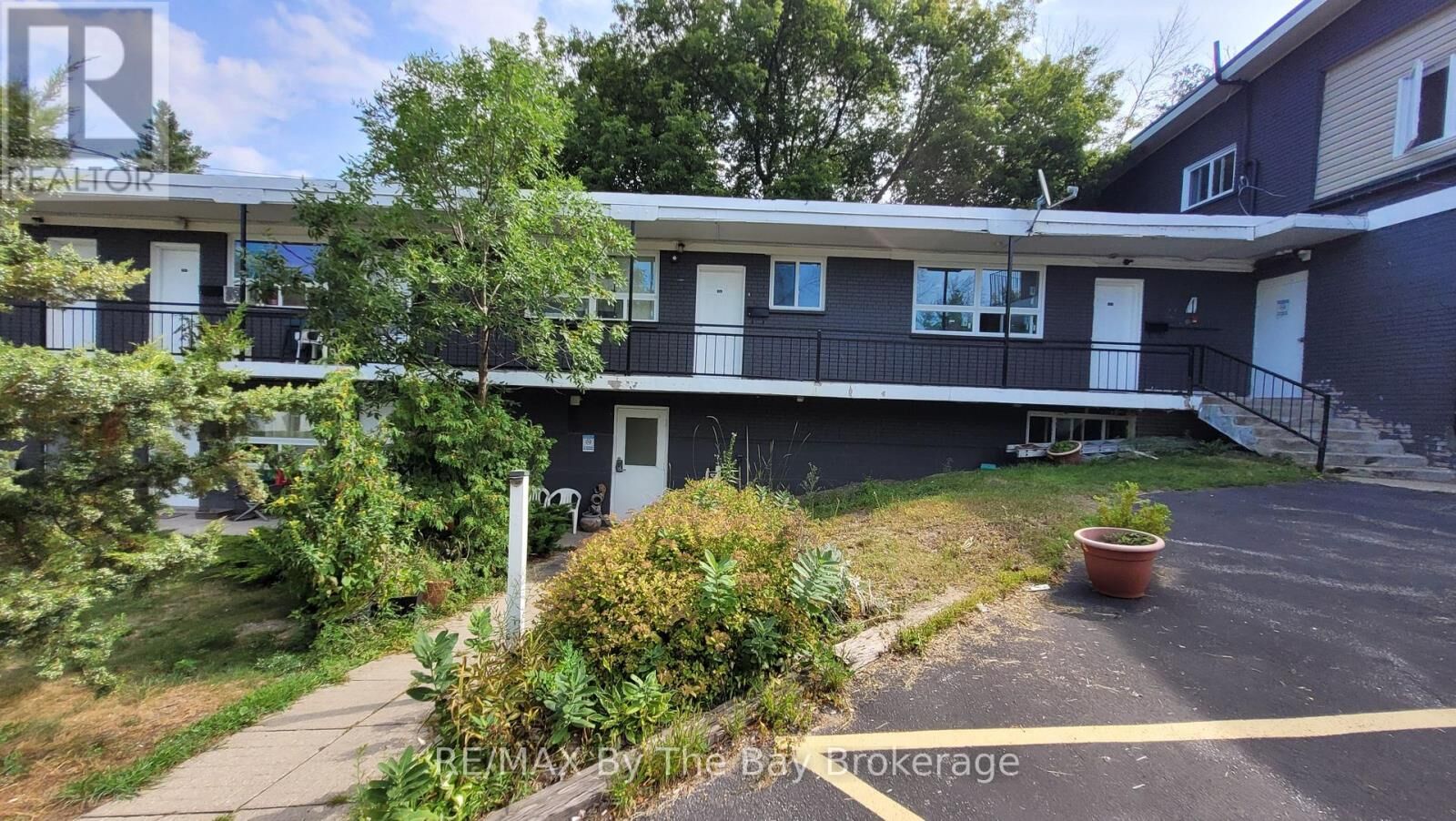 Property Photo:  280 River Road East B12  ON L9Z 2L7 