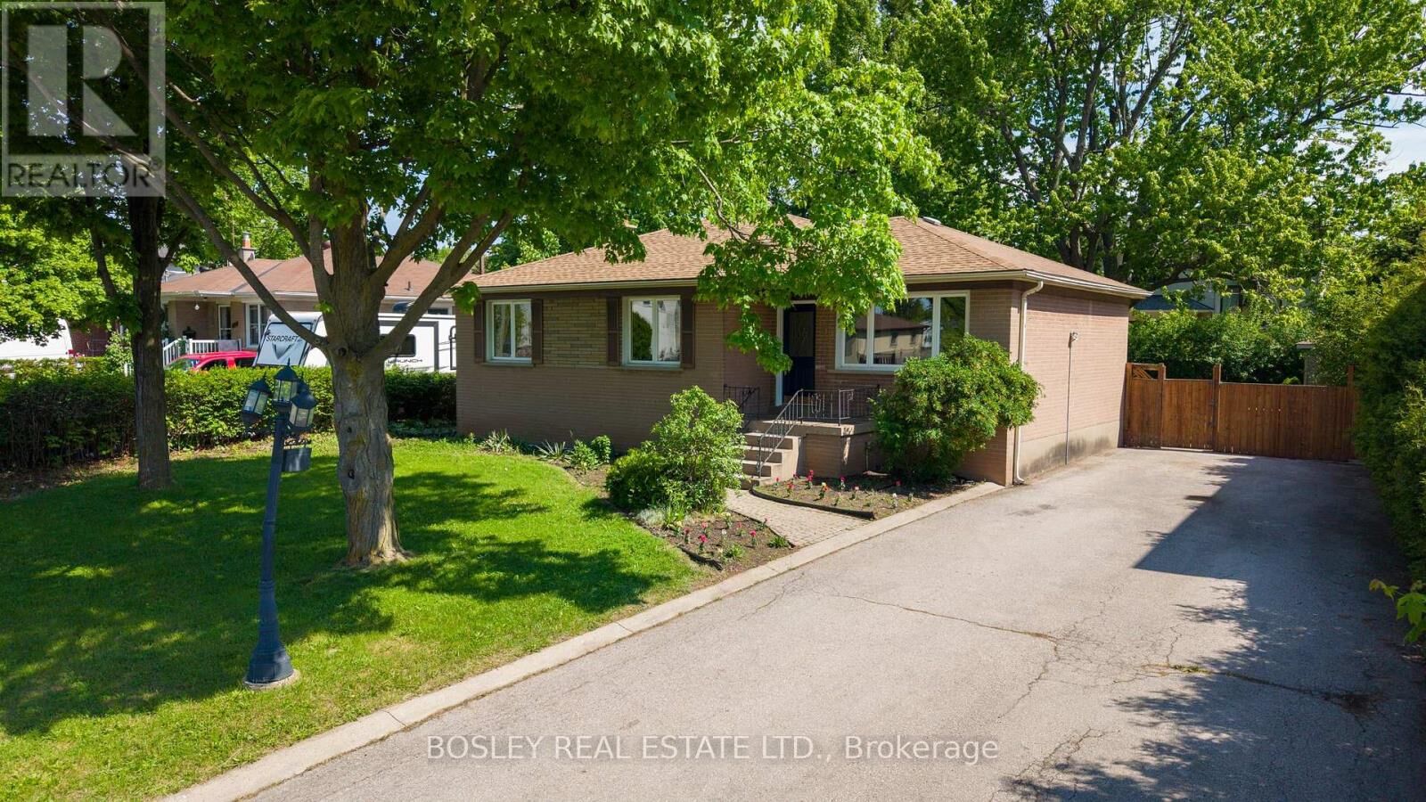 Property Photo:  532 Sandmere Place  ON L6L 4G4 
