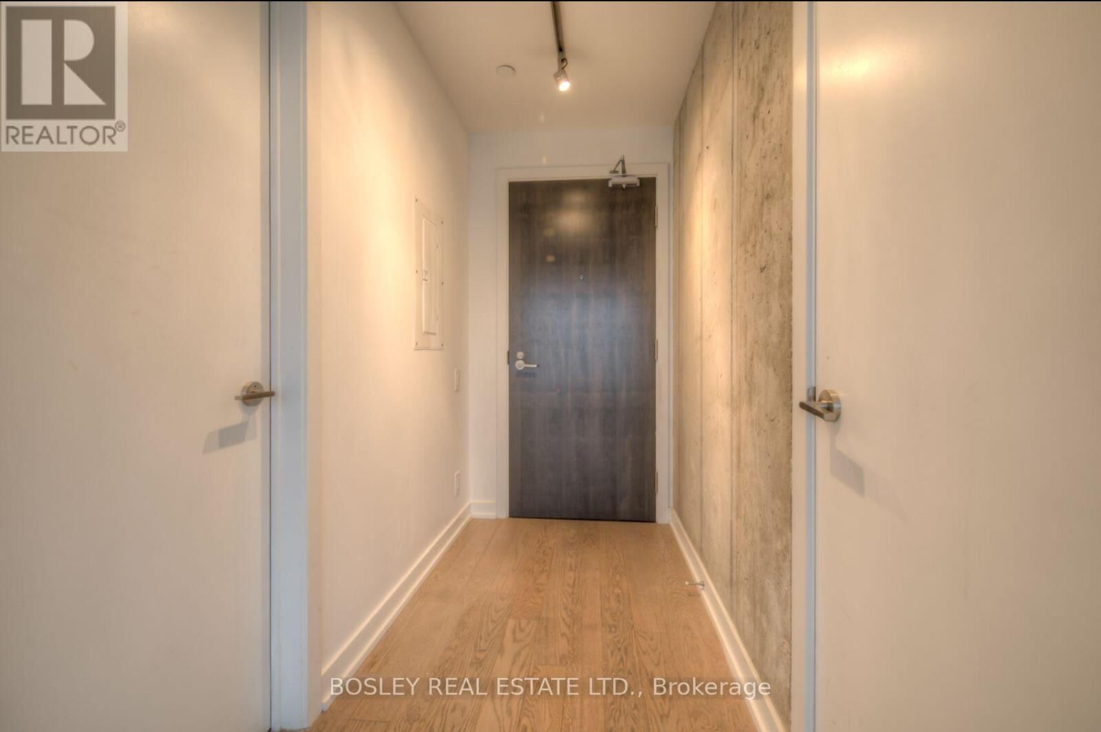 Property Photo:  11 Charlotte Street 3104  ON M5V 2H5 