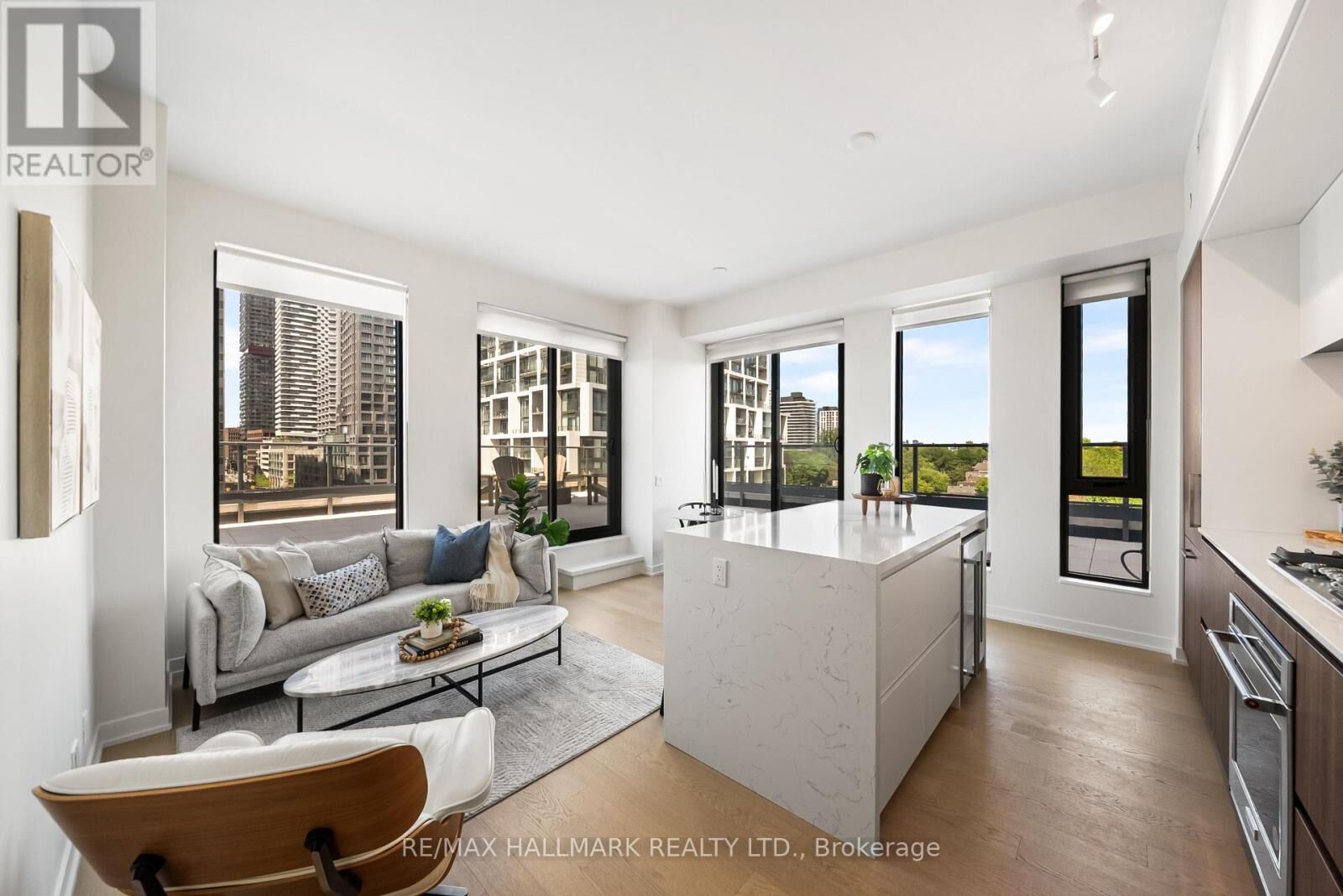 Property Photo:  1 Hillsdale Avenue West 703  ON M4S 0E5 