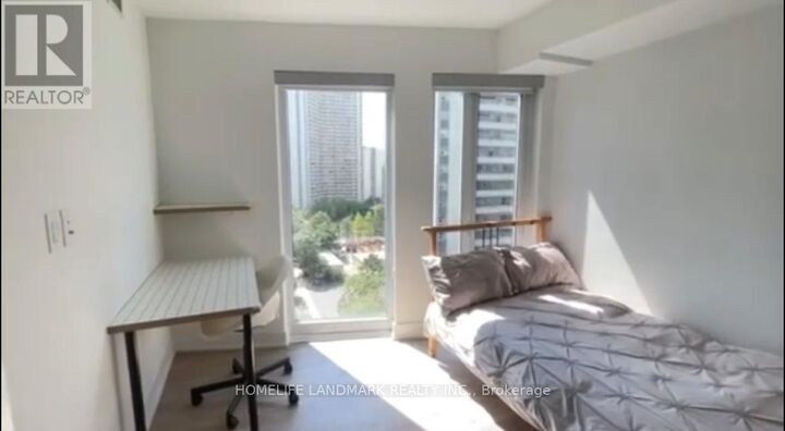 Property Photo: 575 Bloor Street East ON M4W 0B2