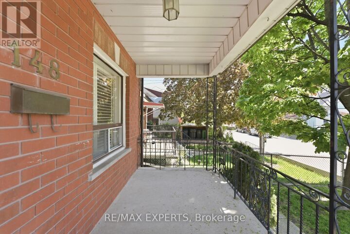 Property Photo:  148 Ascot Avenue  ON M6E 1G4 