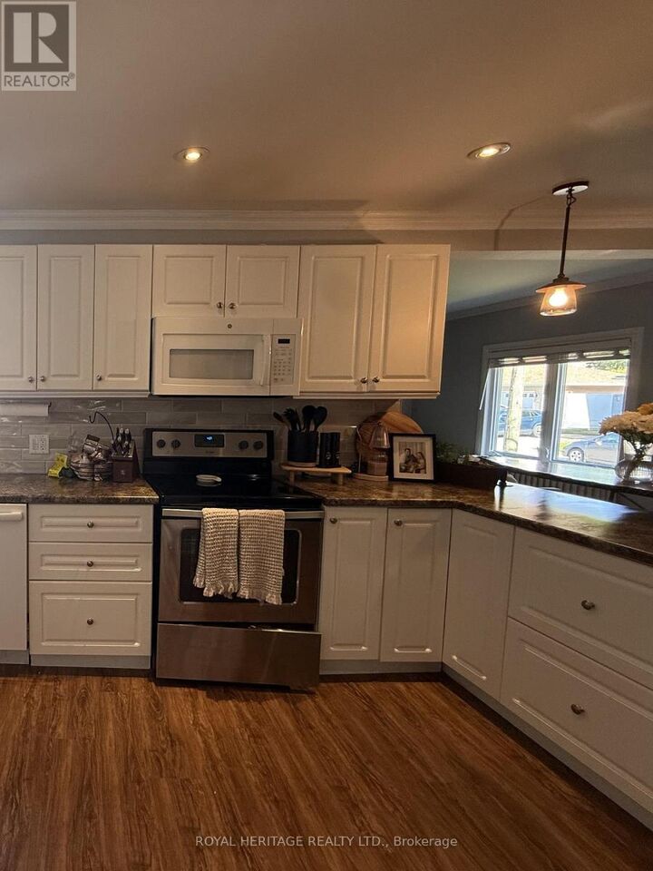 Property Photo: 770 Cambridge Court ON L1G 1G2
