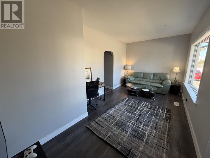 Property Photo:  1113 Walsh St E  ON P7E 4V2 