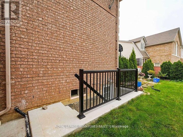 Property Photo: 5955 Leeside Crescent Basement ON L5M 5L8