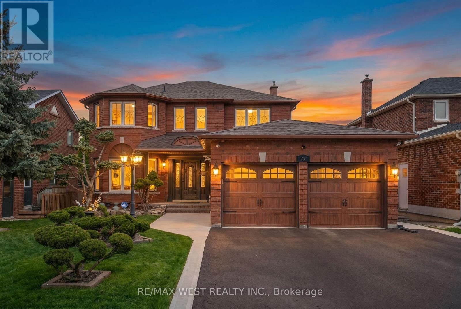 Property Photo:  27 Golden Meadow Road  ON L4N 7E6 