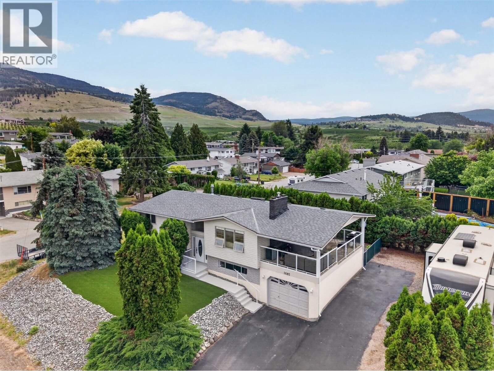 Property Photo:  1685 Jonathan Road  BC V1P 1A7 