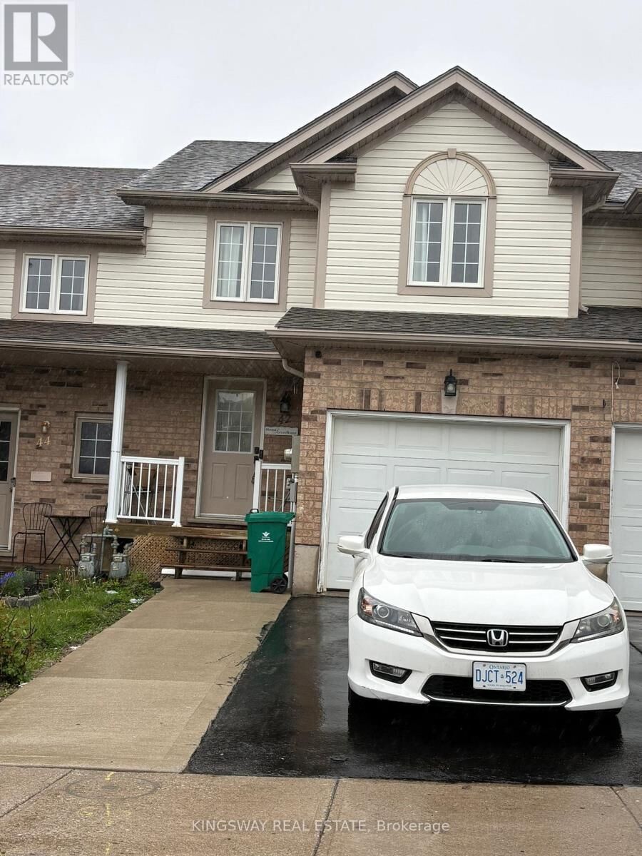 Property Photo:  42 North Foxglove Crescent North  ON N2E 3Y7 