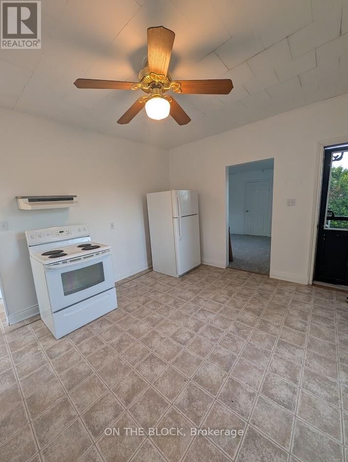 Property Photo: 5A South Edgeware Road ON N5P 2G8