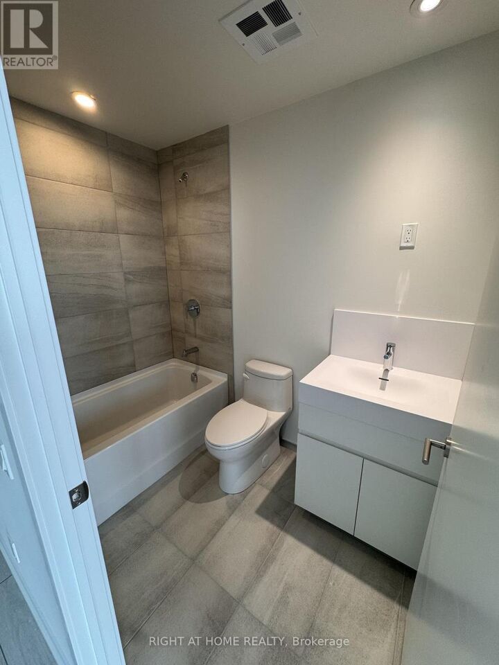 Property Photo:  39 Mary Street 1709  ON L4N 1S9 