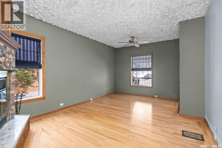 Property Photo: 1027 4th Street E SK S6V 0L1