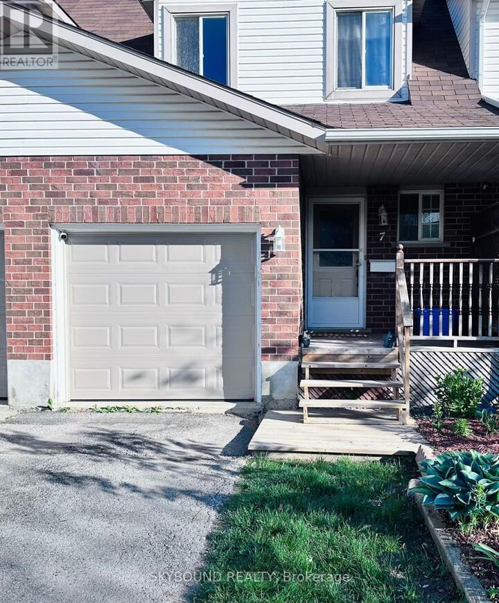 Property Photo:  360 Cornridge Place 7  ON N2T 2N9 