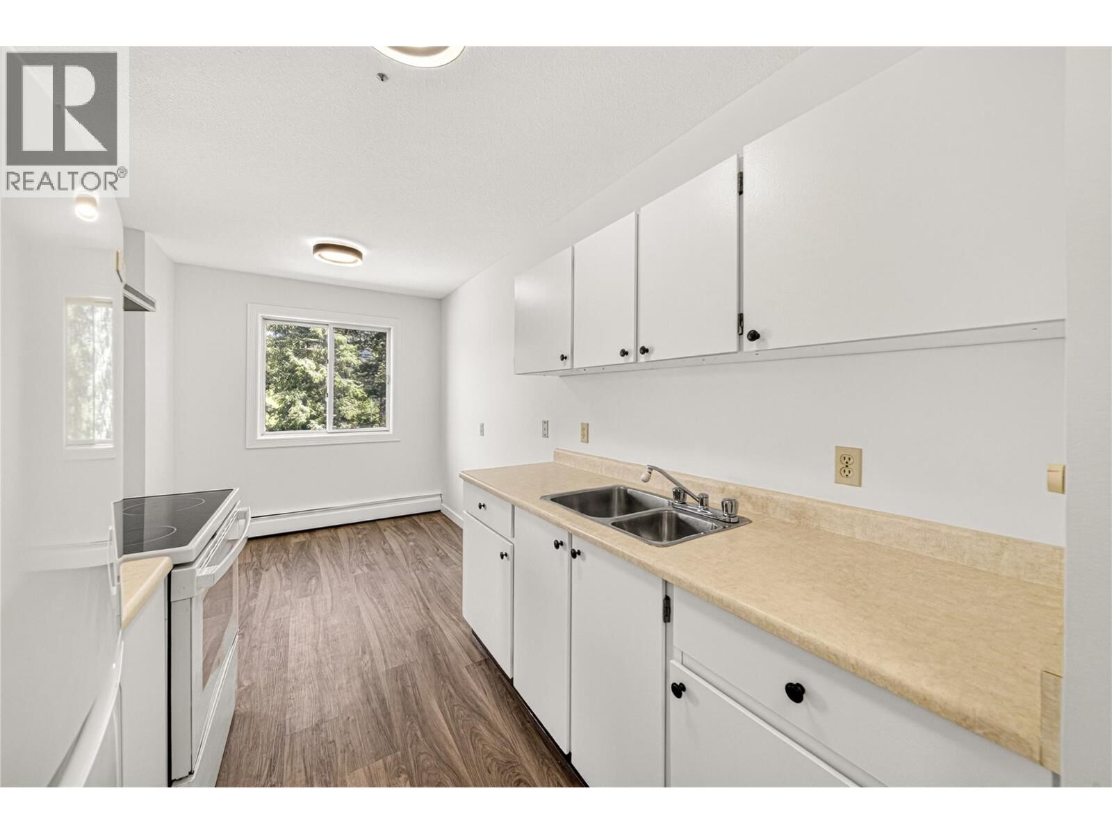 Property Photo: 1299 Ponderosa Drive 301B BC V0B 2G2