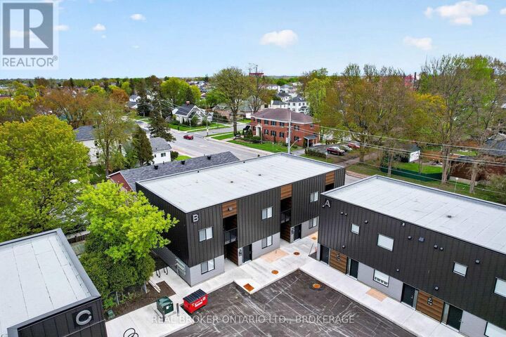 Property Photo:  600 Second Street East Unit #2A  ON K6H 4H3 