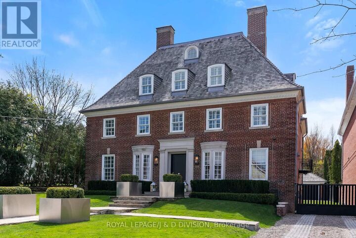 Property Photo: 148 Forest Hill Road ON M5P 2M9