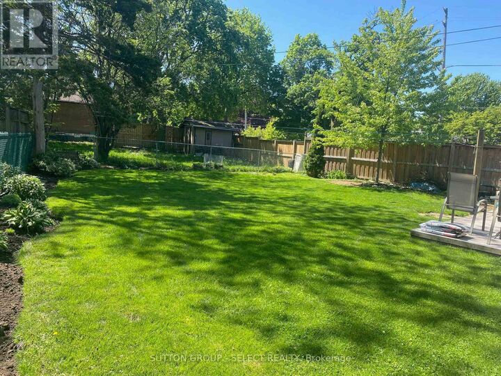 Property Photo:  332 Ridgewood Crescent  ON N6J 3G6 