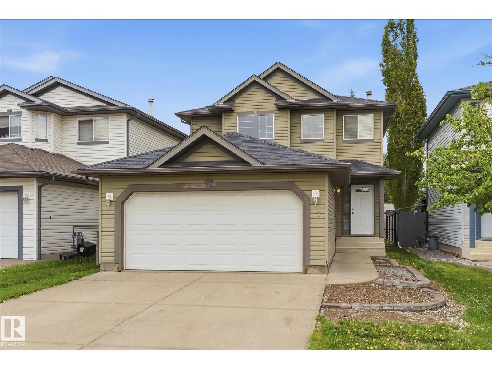 Property Photo: 7 Westerra Cl AB T7Z 2W1