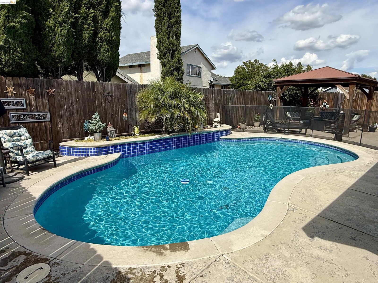 Property Photo: 8245 Auberry Dr CA 95828