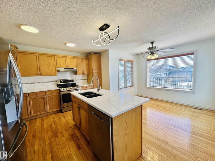 Property Photo: 4811 152 Avenue NW AB T5Y 3B8