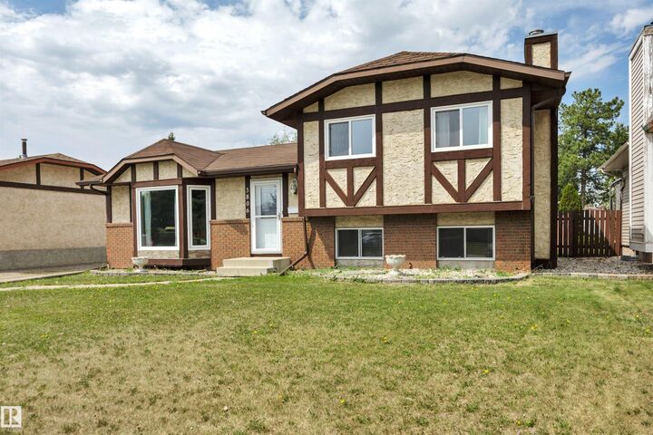 Property Photo: 3806 33 Avenue AB T9E 6E5