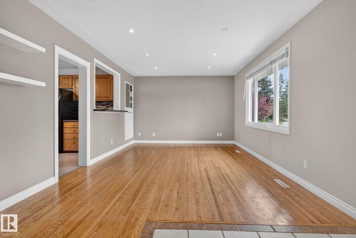 Property Photo: 21 Cypress Avenue AB T8A 1J5