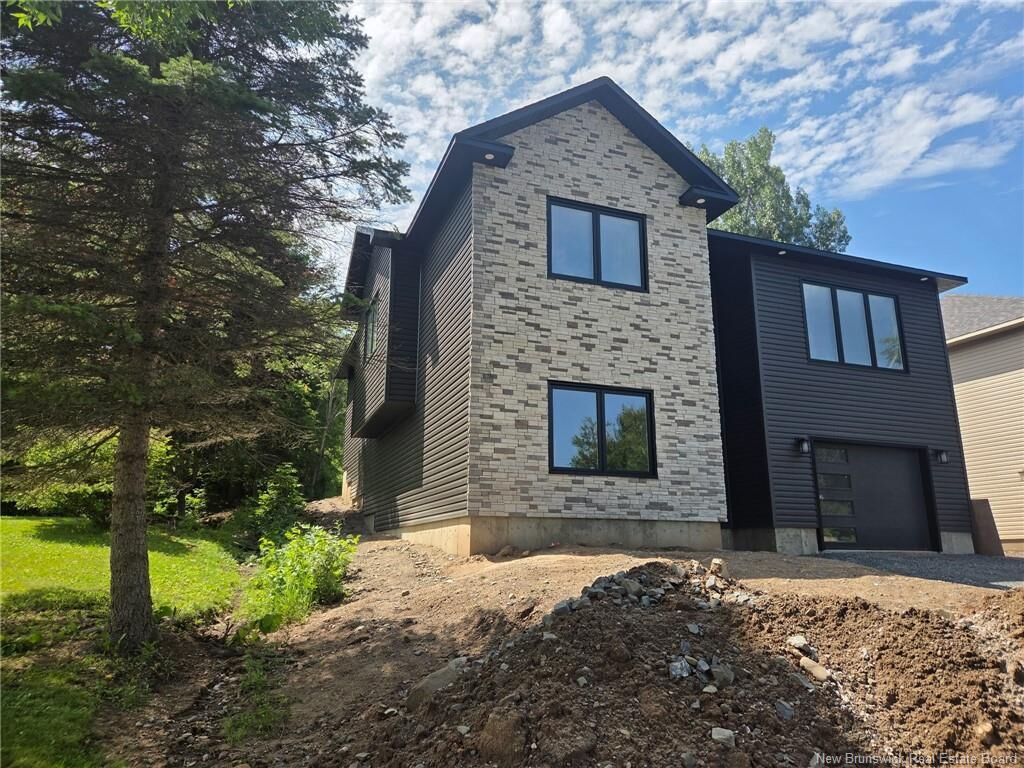 Photo de la propriété:  16 Mayflower Street  NB E3C 1L5 