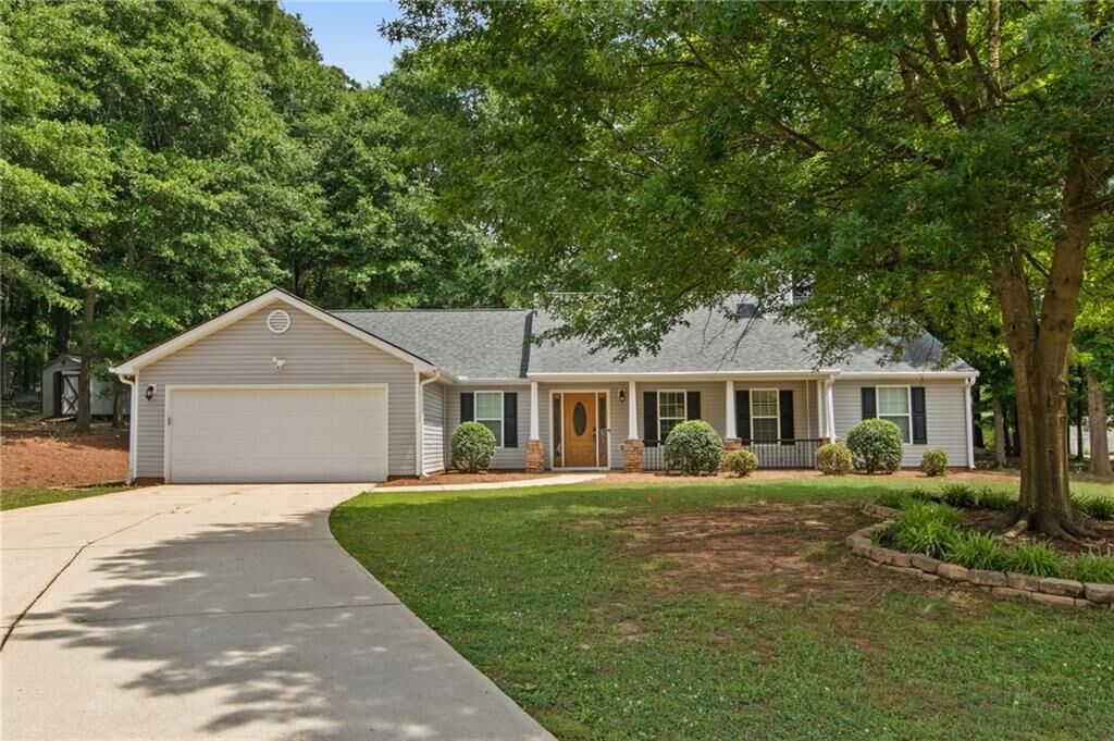 Property Photo:  1374 Lance Circle  GA 30680 
