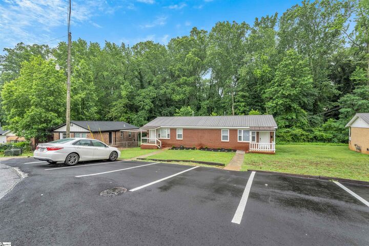 Property Photo: 216 Victor Court Apt 9 &Amp 10 SC 29651