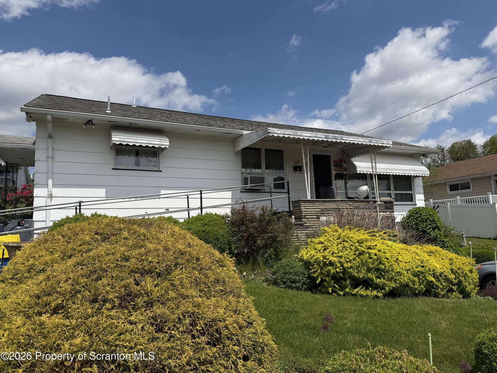 Property Photo:  307 Schrader Street  PA 18517 