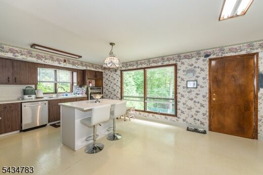 Property Photo:  319 Winifred Dr  NJ 07512 