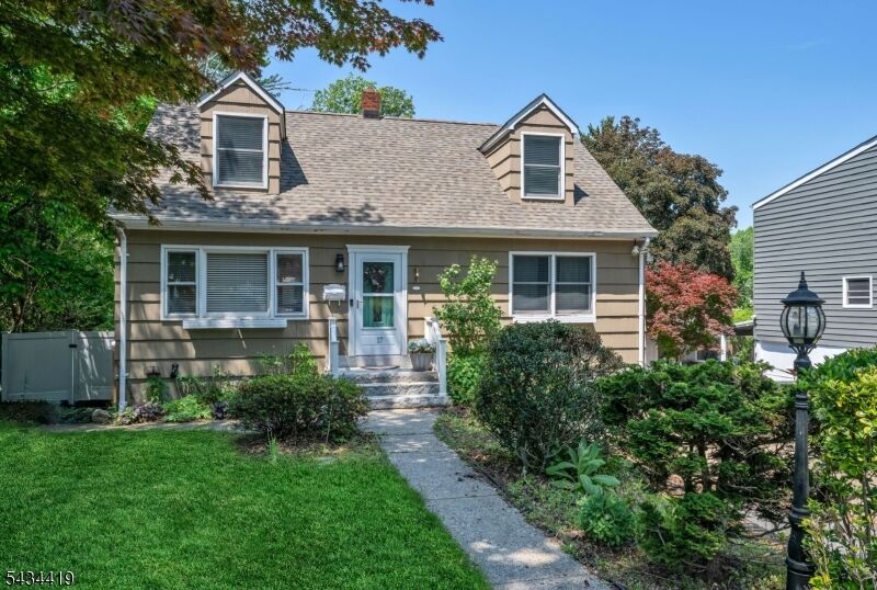 Property Photo:  15 Canterbury Rd  NJ 07456 