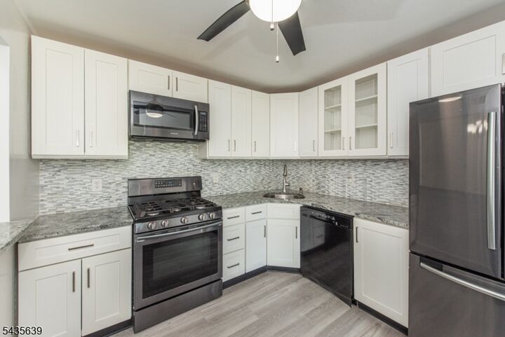 Property Photo:  132 Robertson Way  NJ 07035 