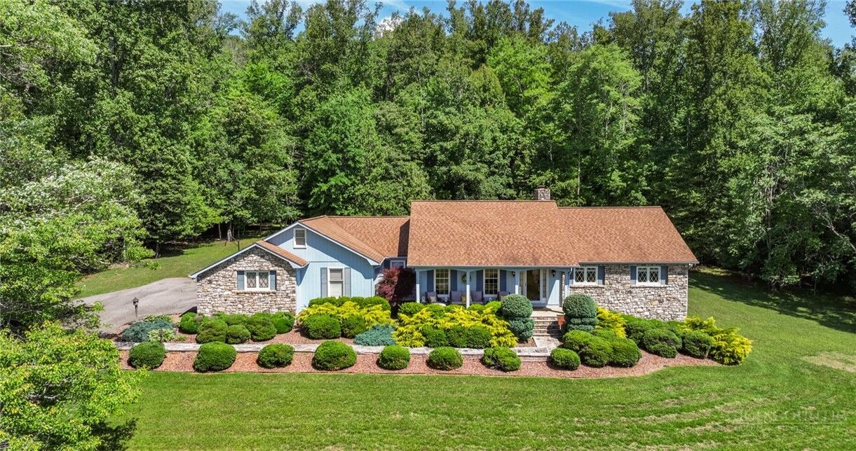 Property Photo:  1335 Shingle Gap Road  NC 28665 